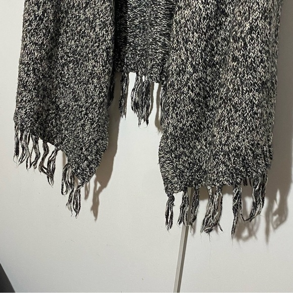 🎈Kensie heather gray shawl sweater fringe  goth Y2K open front long cardigan S - Picture 3 of 8